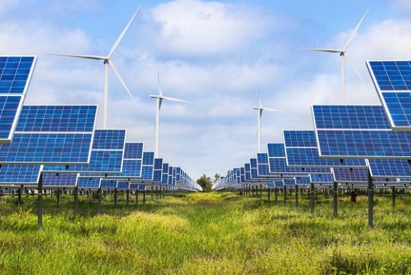 El parque híbrido solar de Khavda en la India, se estima que genere 1,5 GW de energía eólica y 750 MW de energía solar